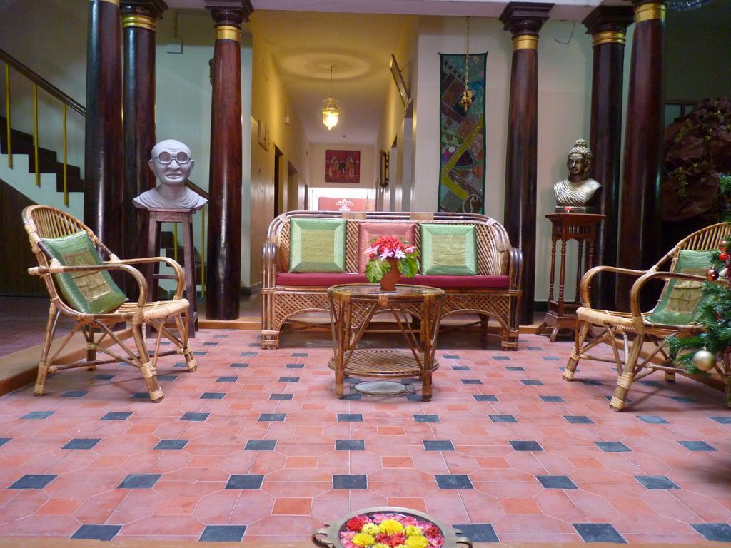 Ram Guest House Pondicherry Exteriör bild